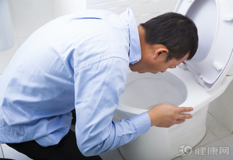 过期食品对身体的伤害有多大？专家提醒：这3种食品的伤害最大