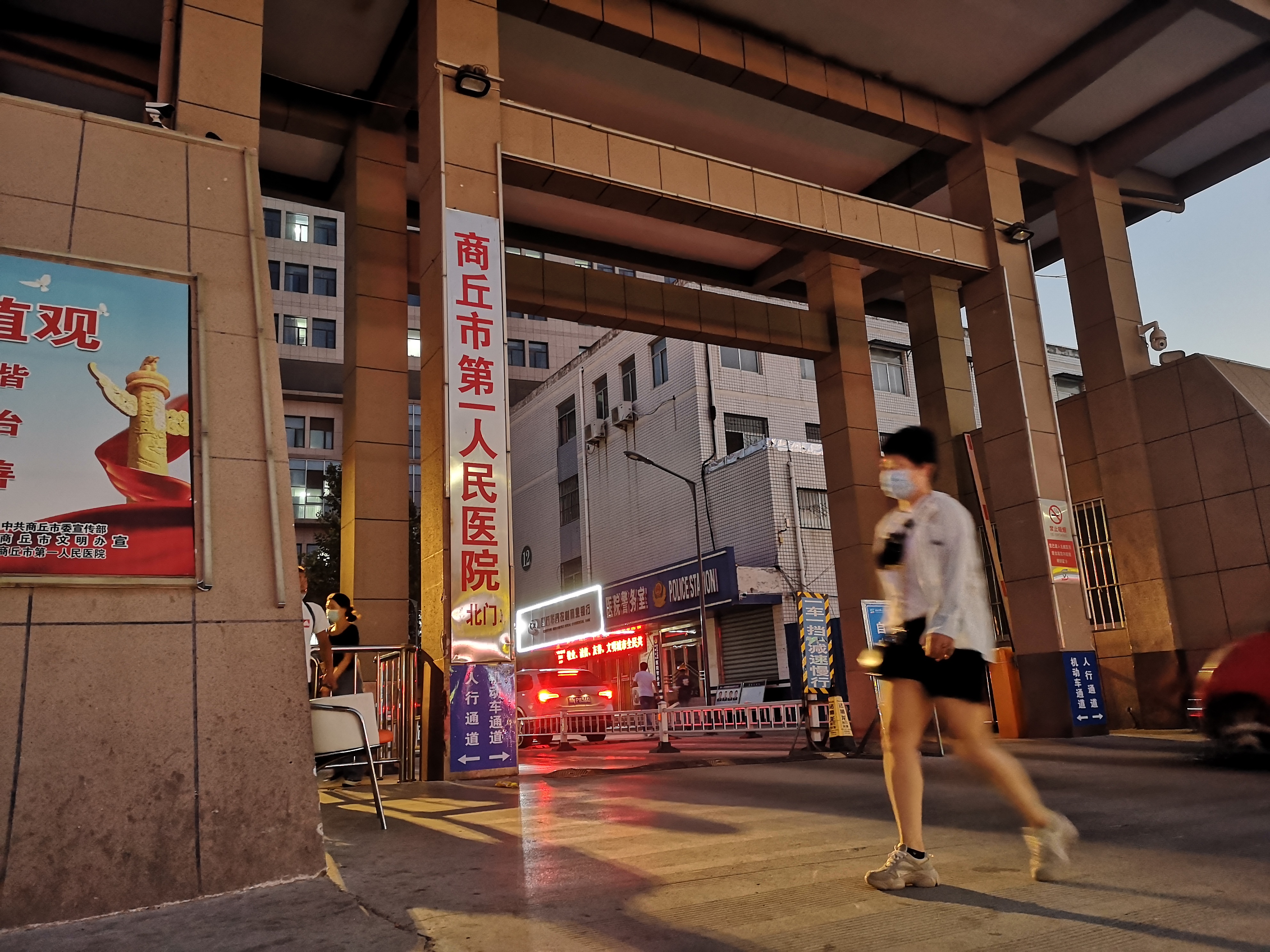 小宝出生后，一直在商丘市第一人民医院接受治疗。新京报记者李桂摄