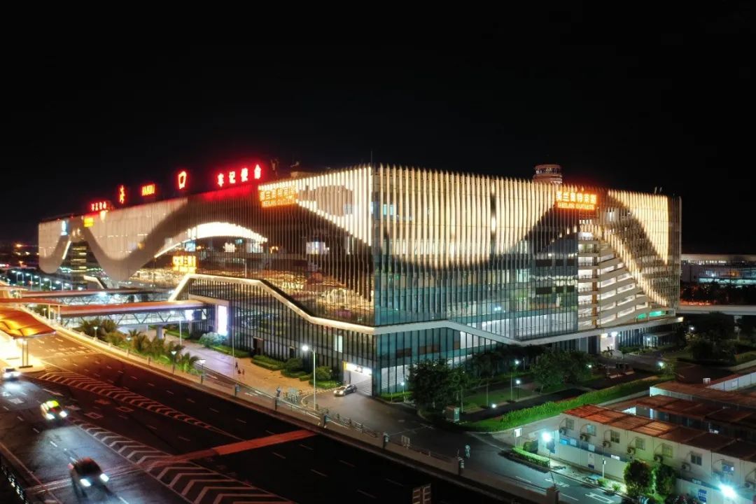 海口美兰国际机场奥特莱斯亮了中国机场站前综合体商业也亮了