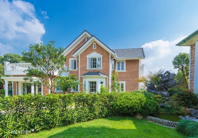 于2005年完全交付# 上海绿城   于2004年首次交付#杭州紫桂花园   于