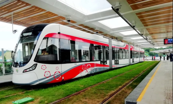 均速约30公里/小时,接近地铁6号线,相当于长岭居多了一条"地铁"