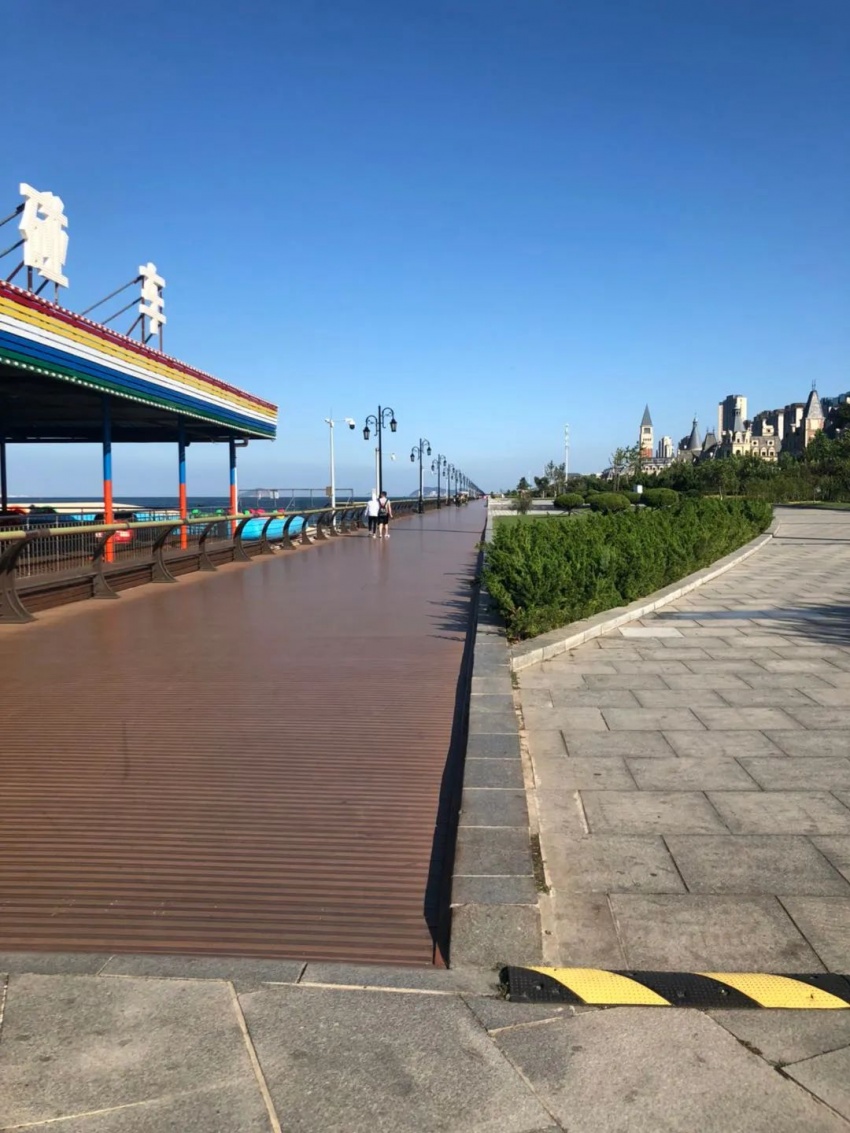 路线位置:大连东港商务区北侧推荐理由:东港的滨海木栈道,相信早已是