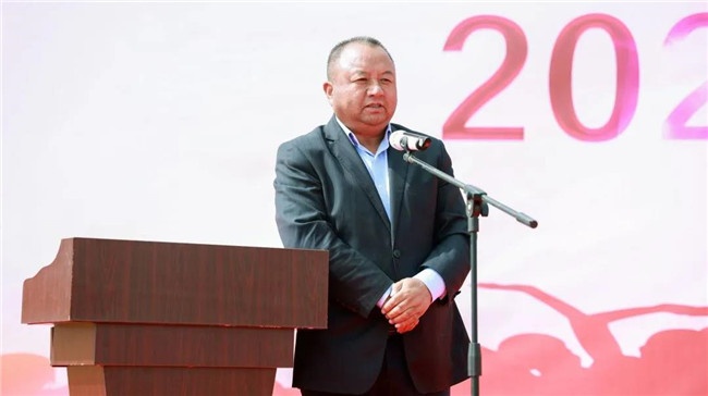 随后,东乡县政府党组成员马自东进行致辞.