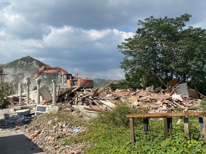 全村改造黄岩江口上辇村最后一批涉拆房屋开拆了