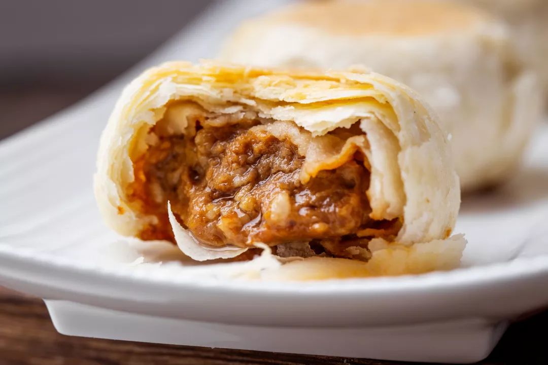 详解苏氏鲜肉月饼,大包酥快速成型__凤凰网