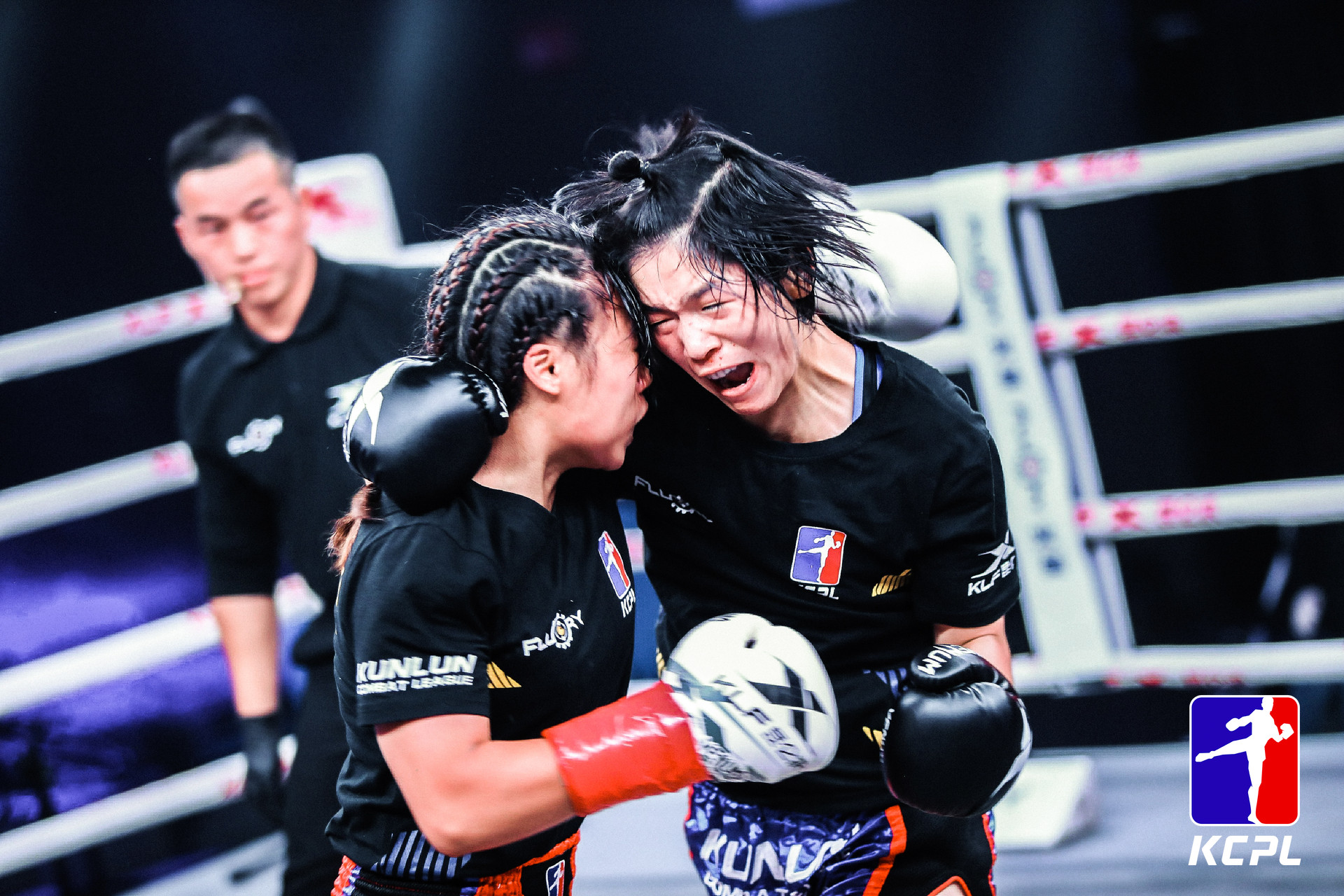 昆仑决联赛季后赛全场6次ko引爆擂台深圳遵义取得胜利