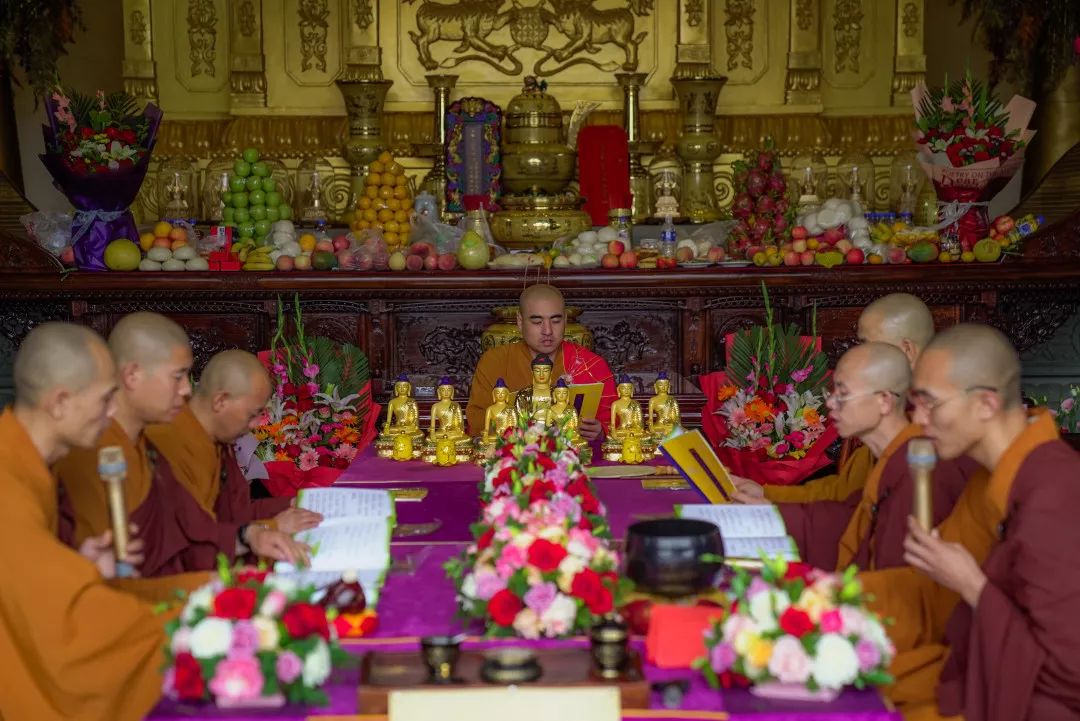 万寿寺释迦太子佛圣像开光暨月光菩萨圣诞法会圆满,祈愿众人诸事吉祥__凤凰网