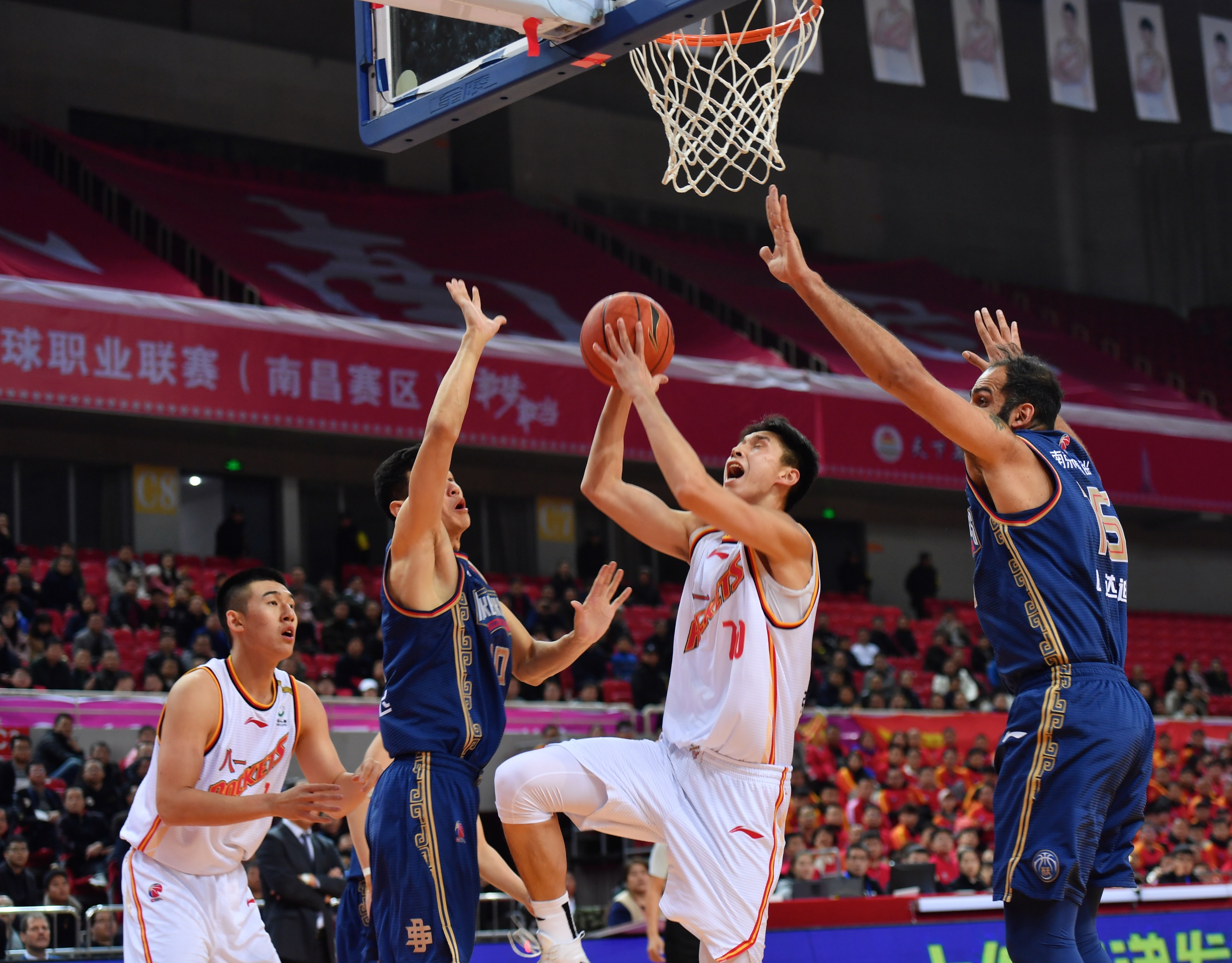 篮球cba常规赛八一南昌主场胜南京同曦宙光