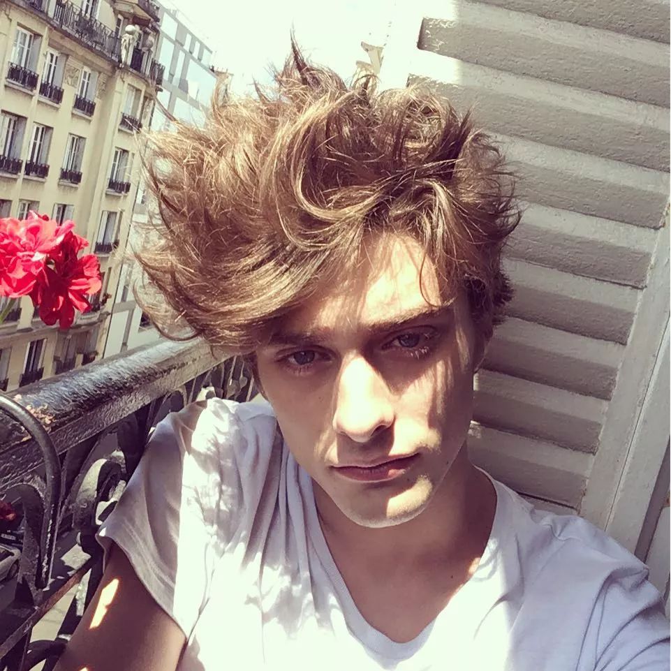 其中的maxence danet-fauvel也因为《skam》获得成功,最近还加盟了