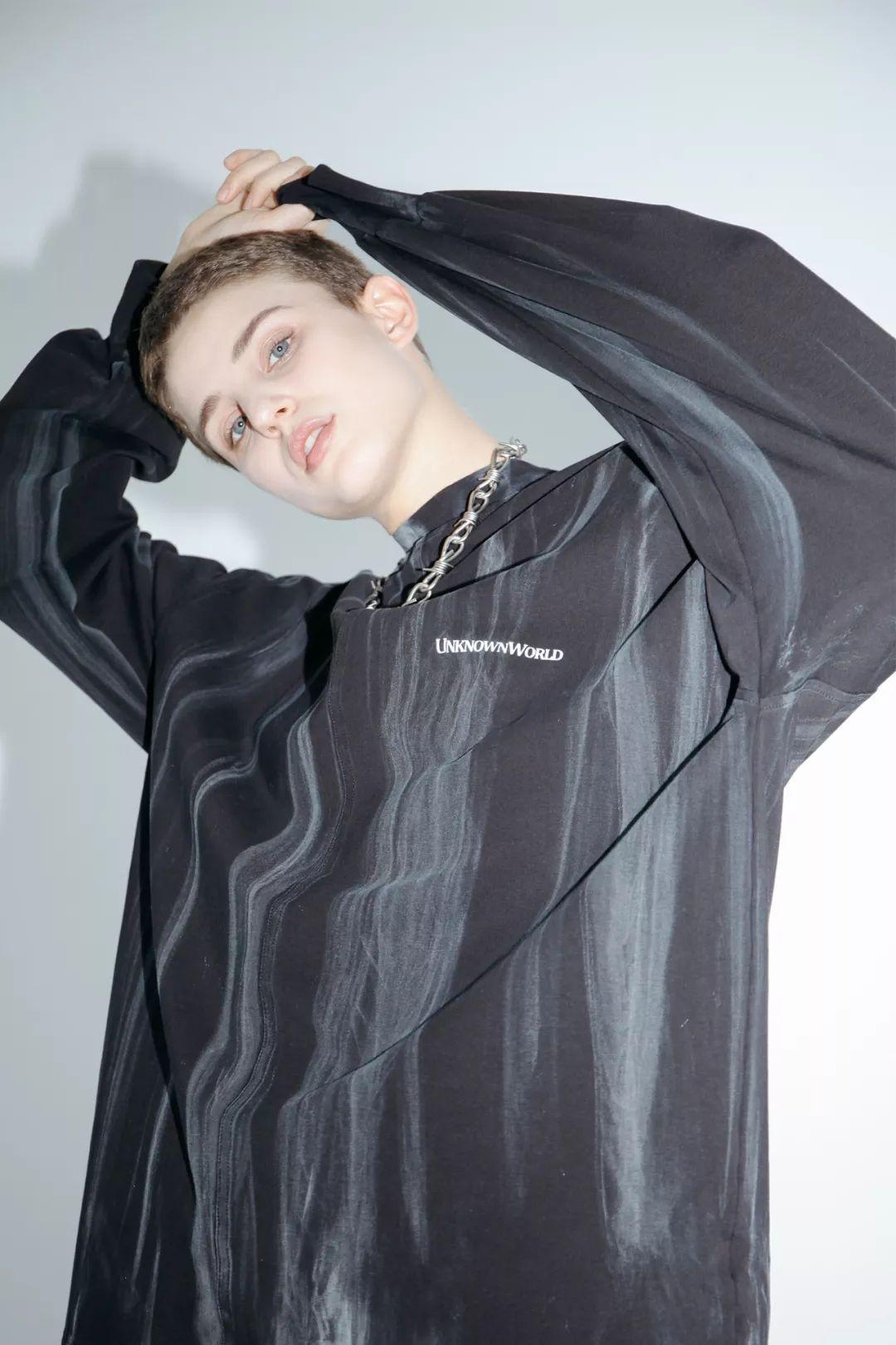 卫衣原价:435双十一价:348划算指数:★★★67#配饰#maisonemerald