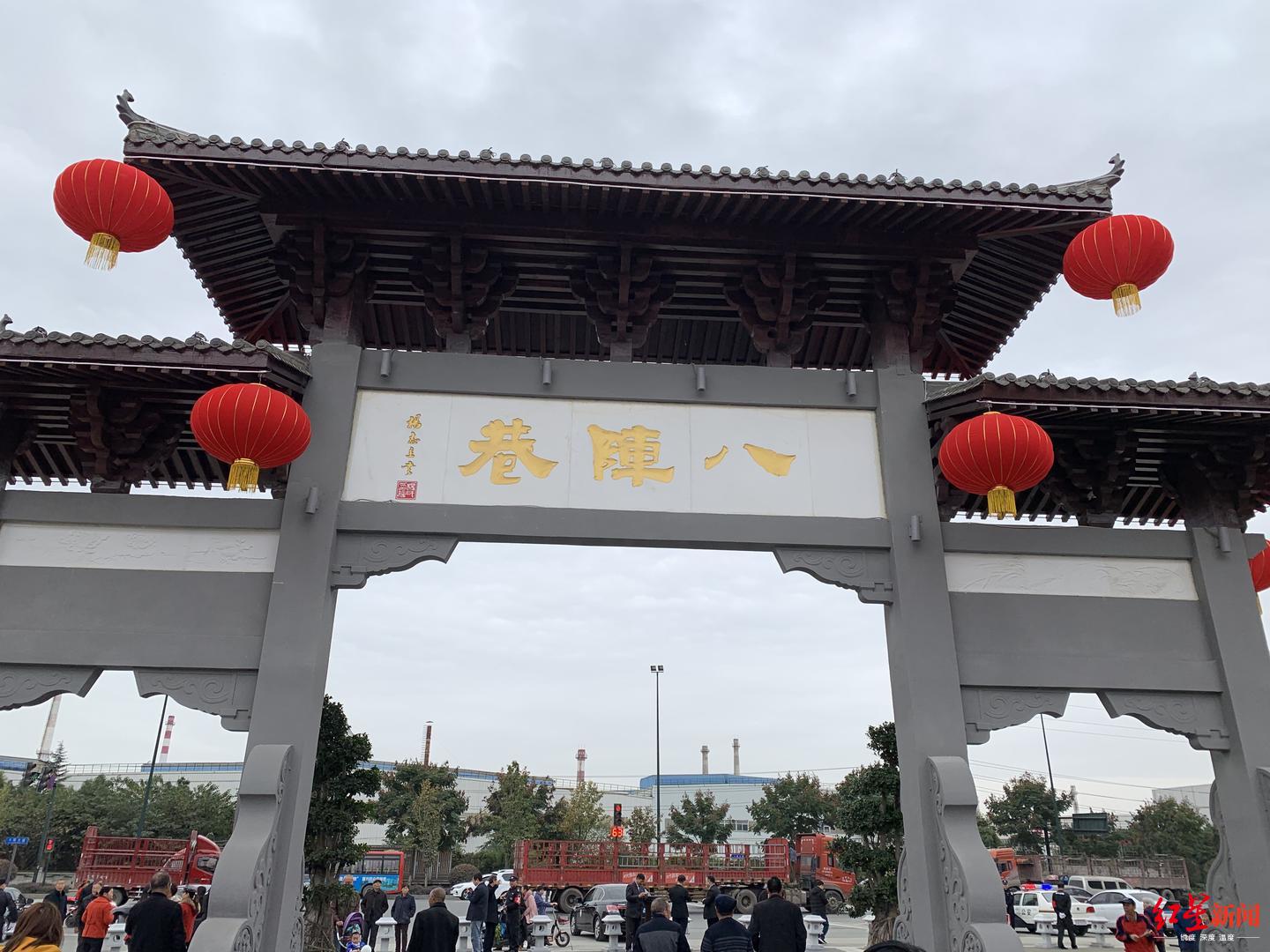 据红星新闻记者了解,该街区是以三国历史文化和唐家寺美食文化结合的