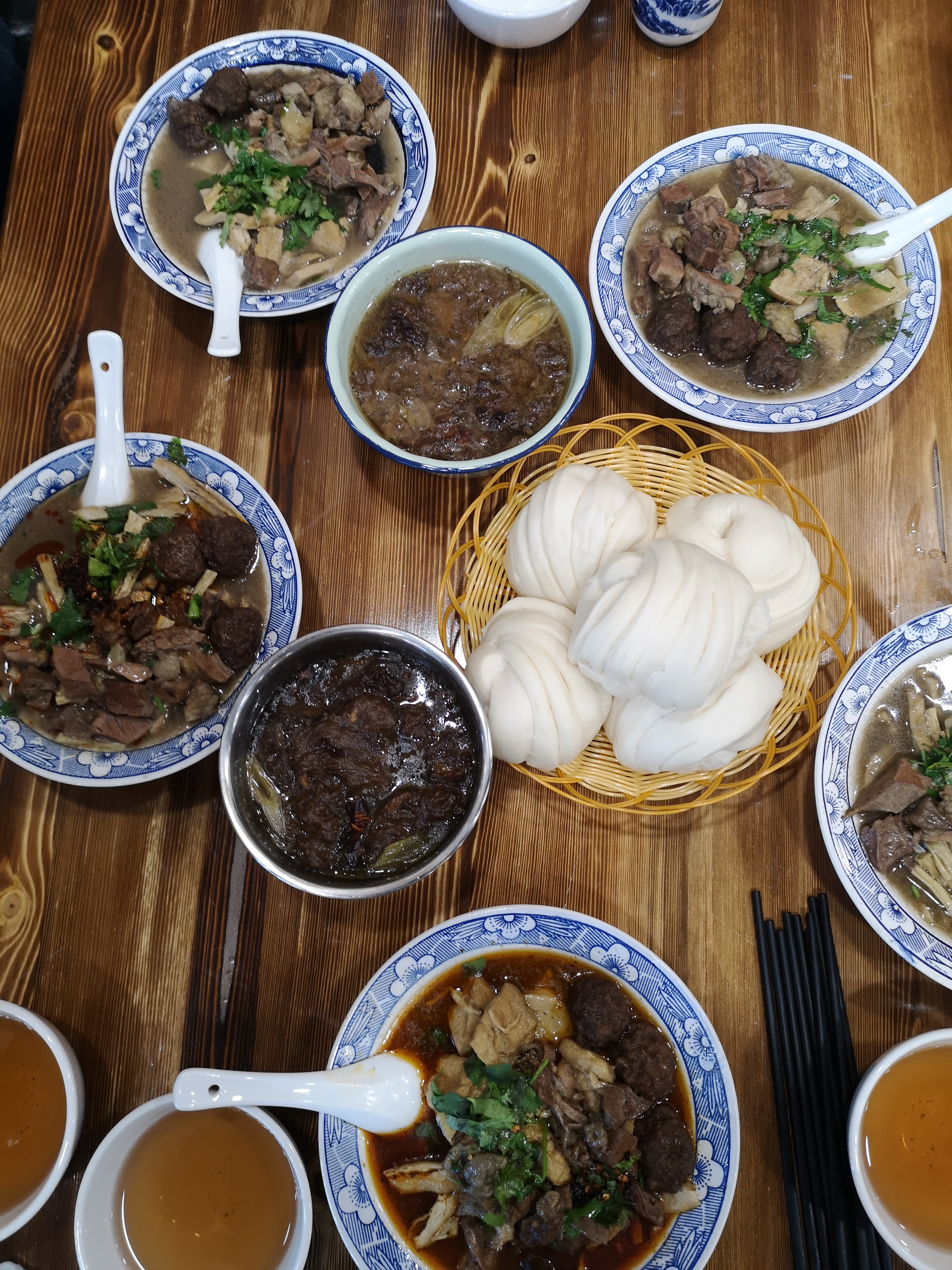 西安麻小麻烩菜开启连锁模式三府湾店开门迎客了