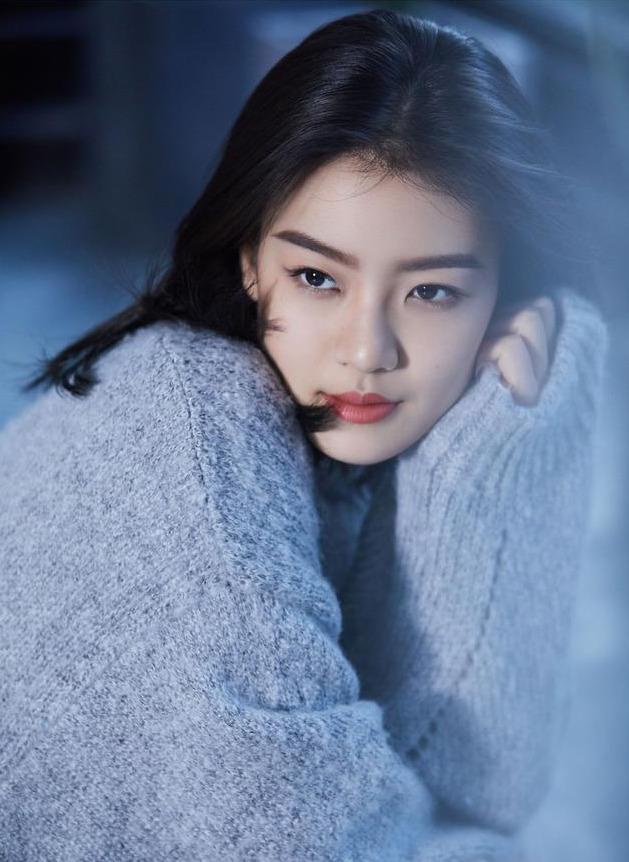 中国机长6位美女,哪位更像空姐,李沁,杨颖还是中国版全智贤