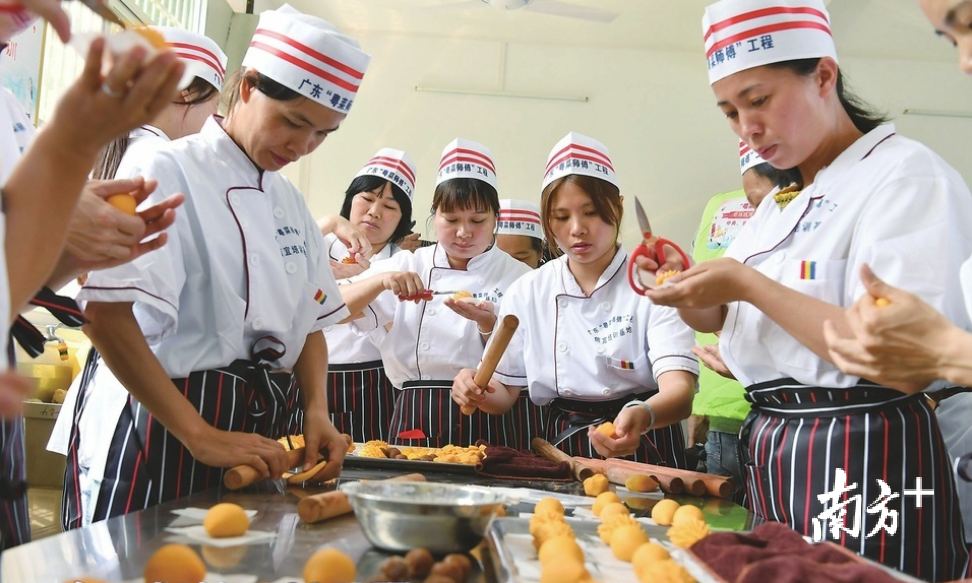 振兴吧!茂名乡村⑤|农民成职业"掌勺人",带火乡村旅游