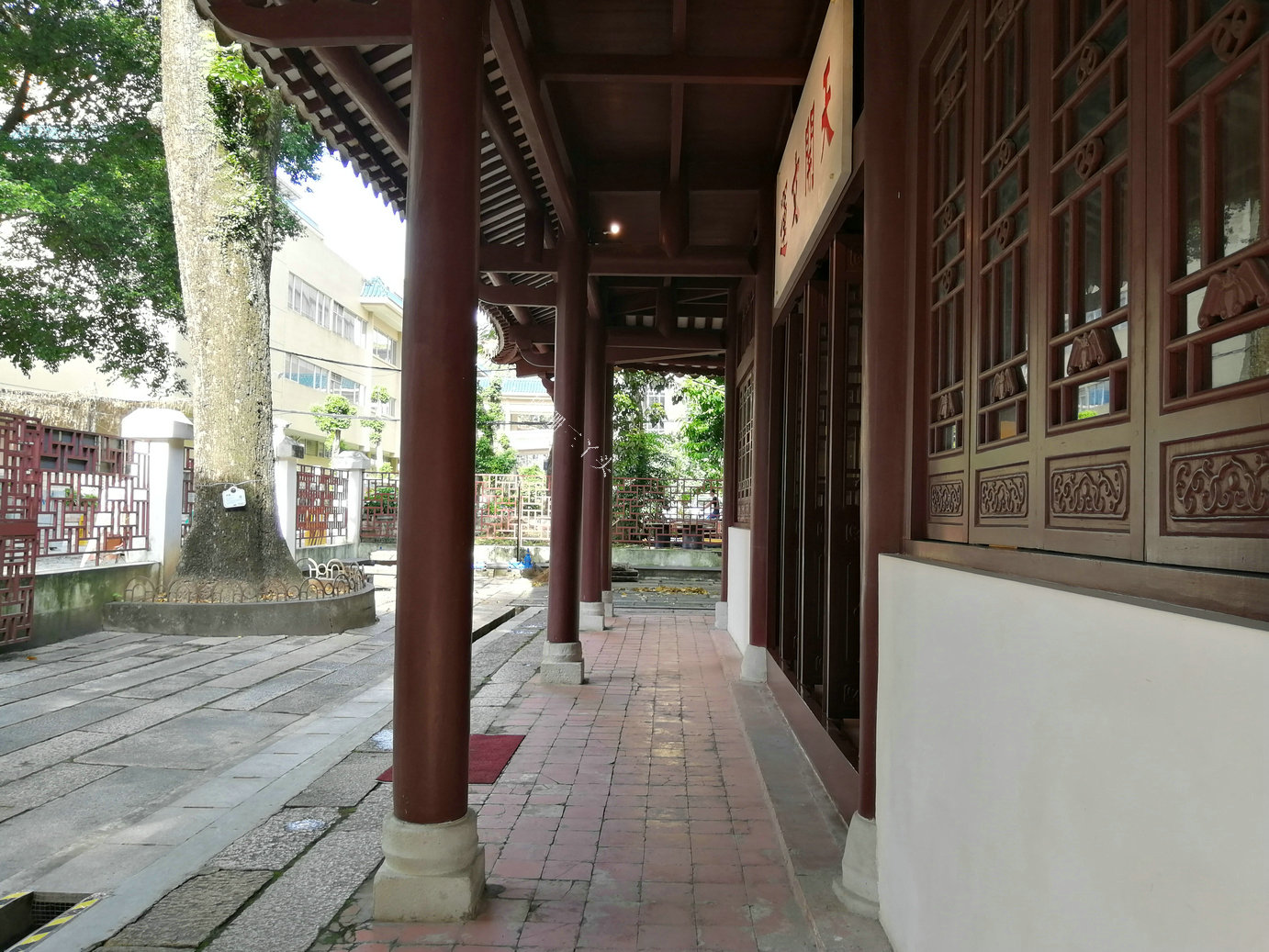 广州闹市中"隐藏"的"红楼"建筑:展示广东近代高等教育全过程