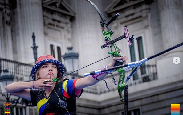 真人版爱神丘比特哥伦比亚美少女射箭冠军火了