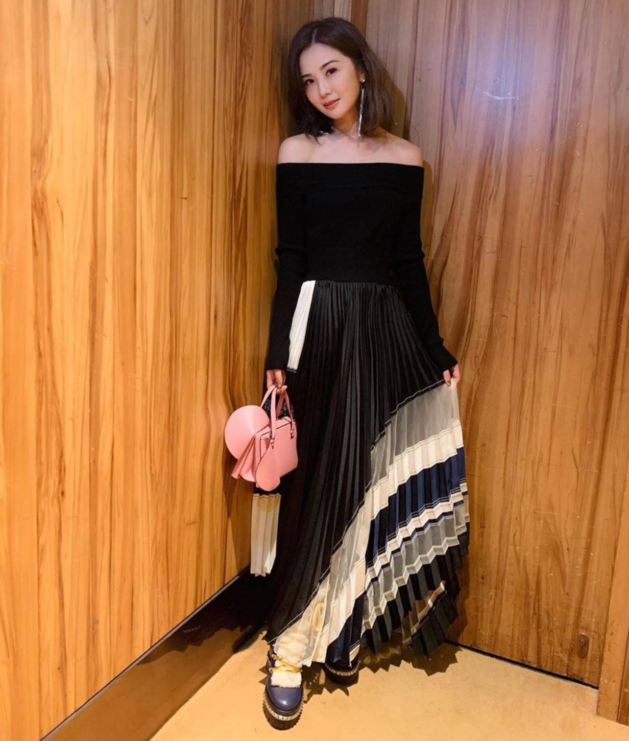 岁月无情36岁蔡卓妍近照曝光美貌依旧手部肌肤却成槽点