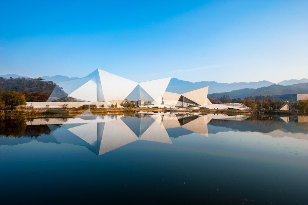 浙江科技学院 水晶图片