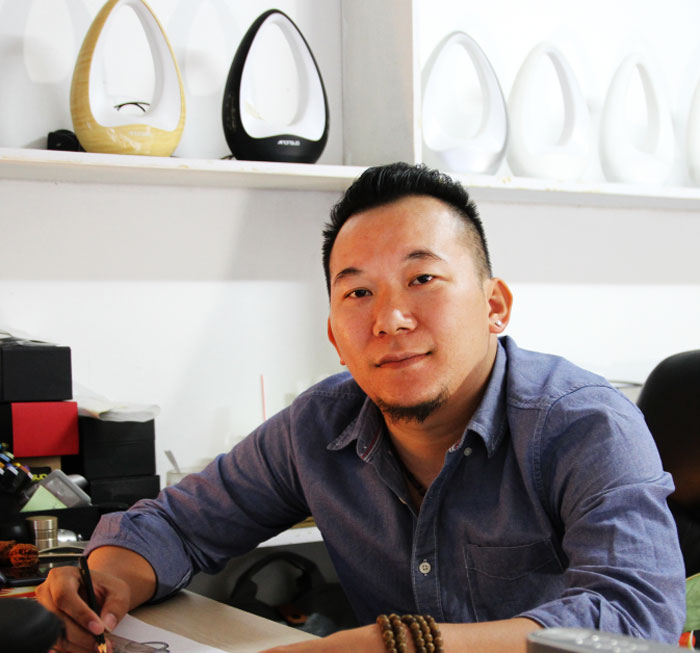 笔者采访了阿隆索首席设计师周树先生和产品研发核心负责人李振钰博士