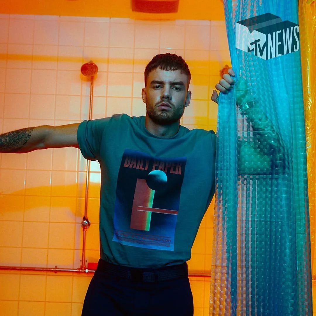 莉莉liampayne最新写真我想当他儿子的后妈