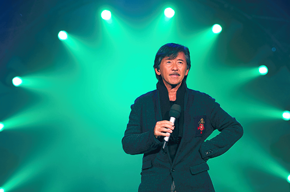 72岁殿堂级歌手林子祥罕露面,头发花白似普通老人,已被人遗忘?