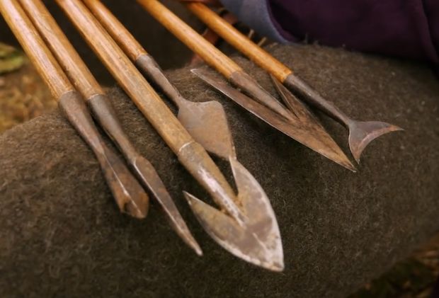 连珠箭算啥，弓箭拐弯见过吗？真正的高手竟能把传统弓玩得这么骚_凤凰网