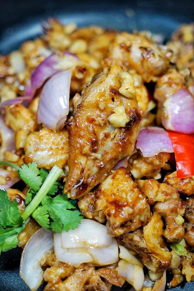 老广无法抗拒的沙姜鸡煲