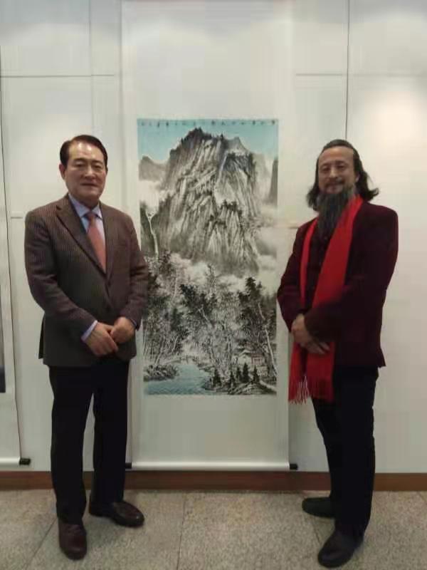 名家艺术联盟签约画家孟繁星作品应邀走进韩国国会