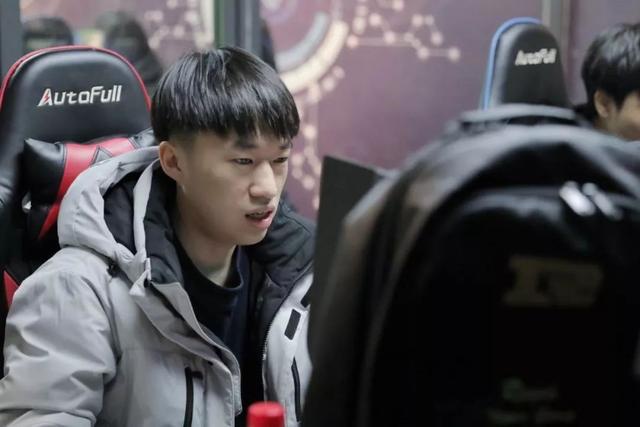 「德杯决赛」火拳电竞为rng,edg,we,blg战队提供的训练场地__凤凰网