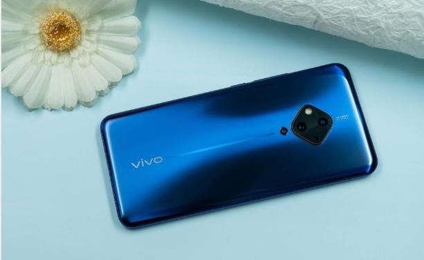 vivo s5让你在自拍里美得与众不同,堪比最懂你的专属化妆师!__凤凰网
