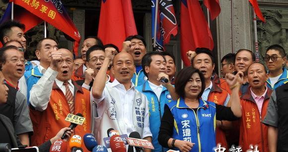 "立委"蔡适应,国民党参选人宋玮莉外,还有民进党前市议员陈志成将代表