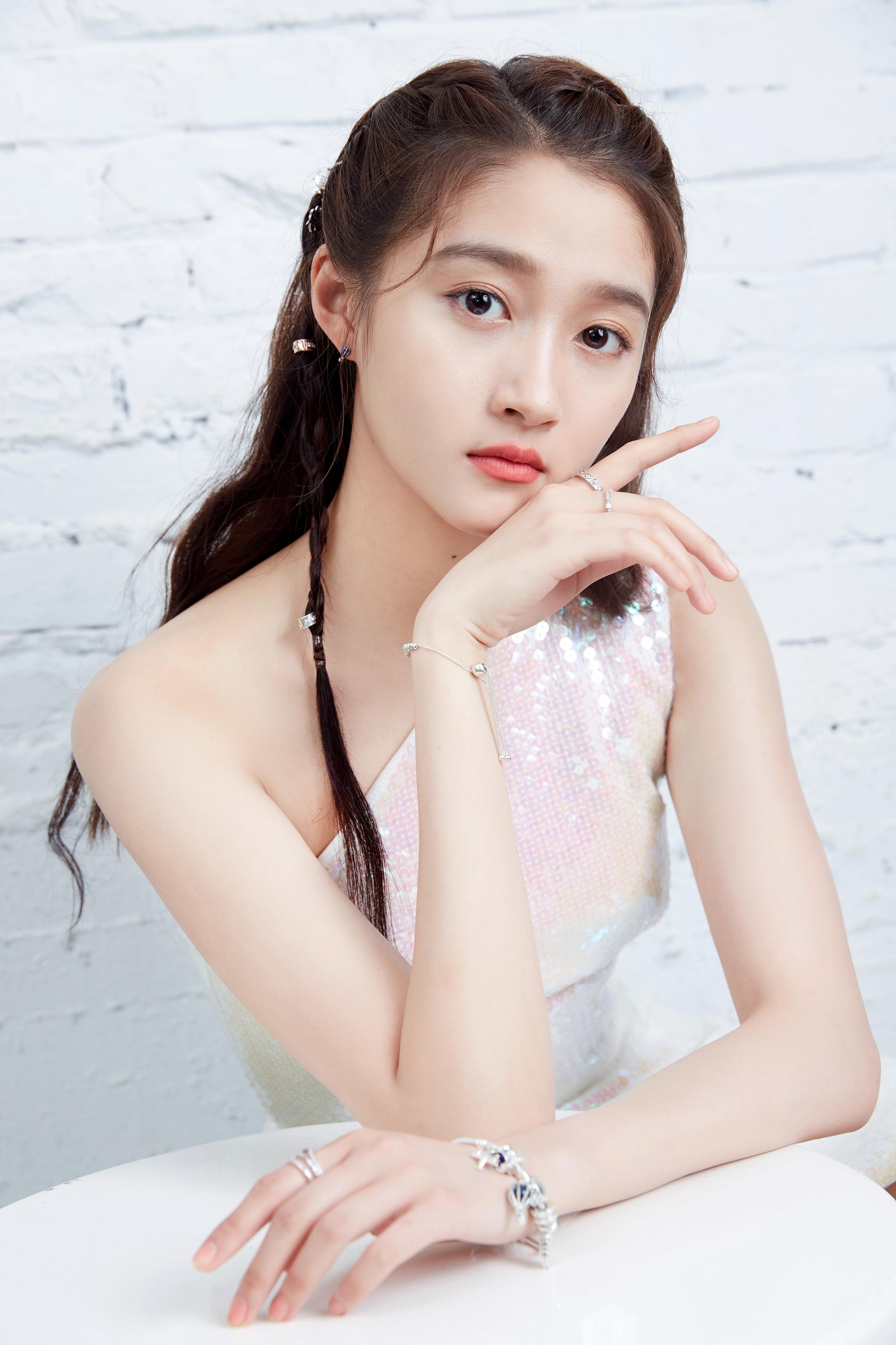 关晓彤很久没有优秀的作品了但她肯定不会掉队