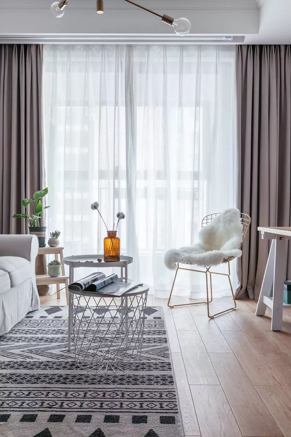 装修深灰门 1590DEAF79CA4028611B20379CD9CE8D2A89FA2A_size233_w1000_h1500.jpeg