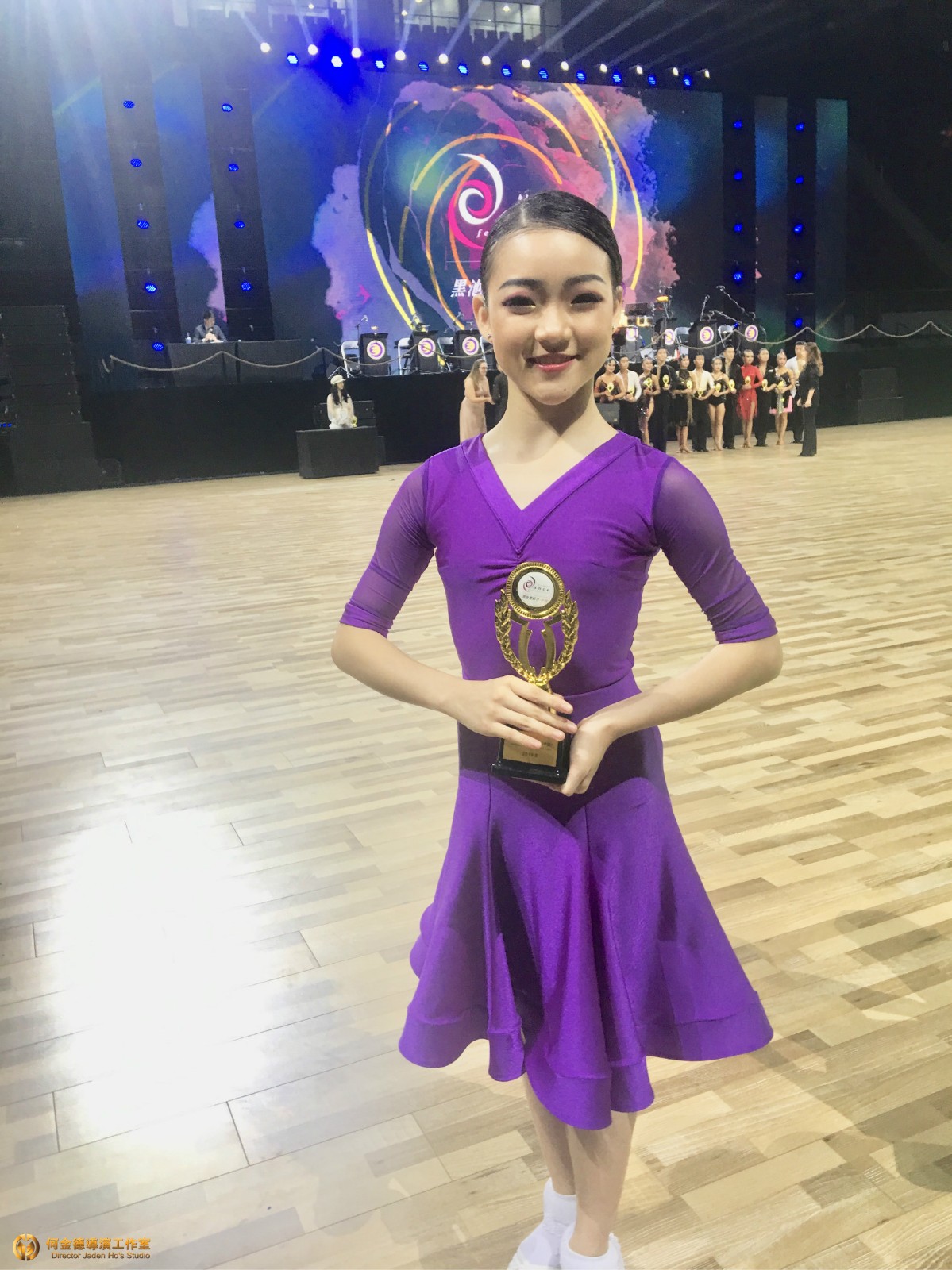(2019黑池舞蹈节·中国,12岁以下女子单人三项冠军——何向晴)