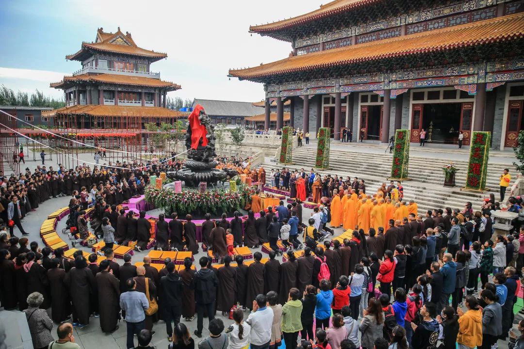 万寿寺释迦太子佛圣像开光暨月光菩萨圣诞法会圆满,祈愿众人诸事吉祥__凤凰网