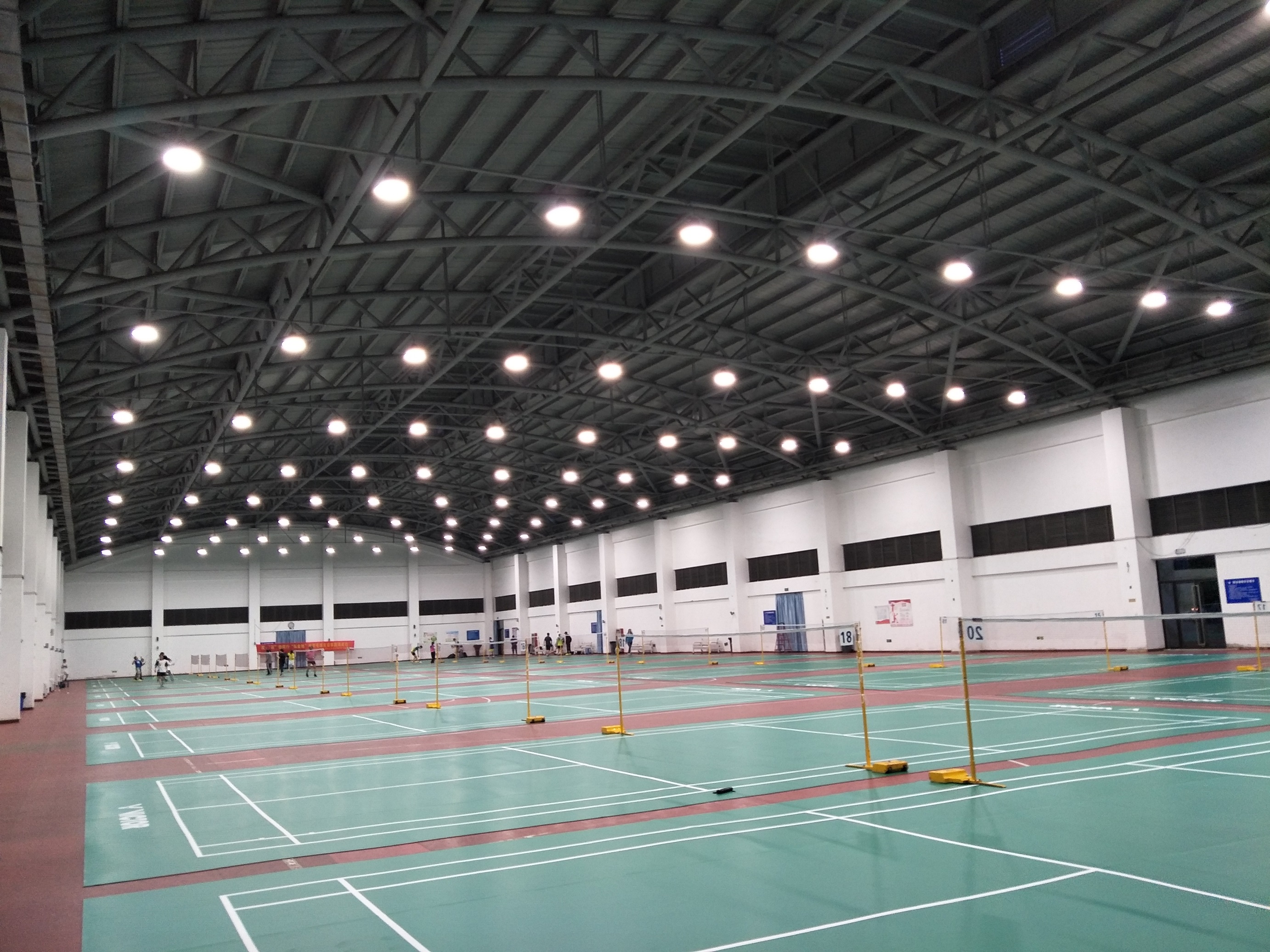 国羽男单距离东京奥运会有多远羽毛球馆专用灯如何避免眩光