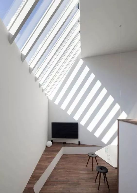 天窗的造型设计02天窗的设计并非我们熟知的那般,只是在建筑中开凿一