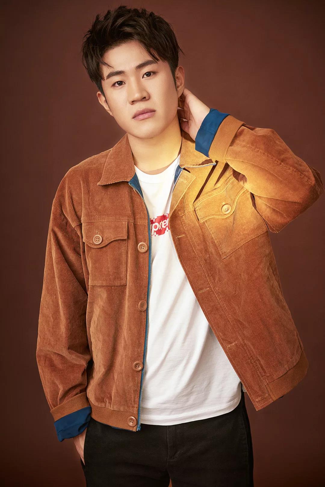 星刊娱乐专访王亮 用作品说话,打磨演技用心诠释喜剧