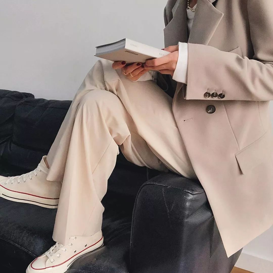 秋冬超人气的「奶茶色西装」,一句话:趁早买_凤凰网时尚_凤凰网