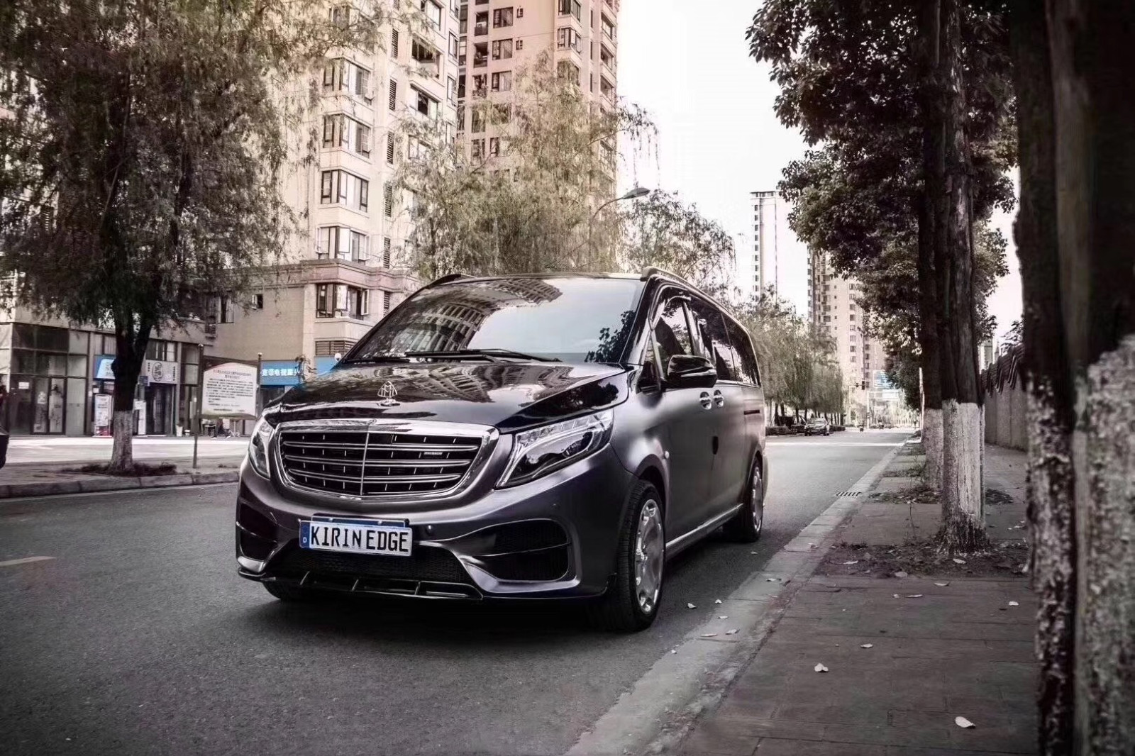 奔驰迈巴赫vs980商务车高顶七座配置