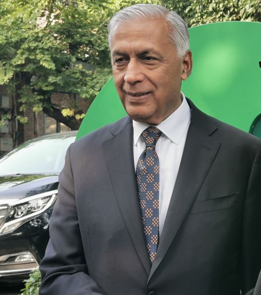 巴基斯坦前总理肖卡特·阿齐兹:我也是微信用户,大赞移动支付