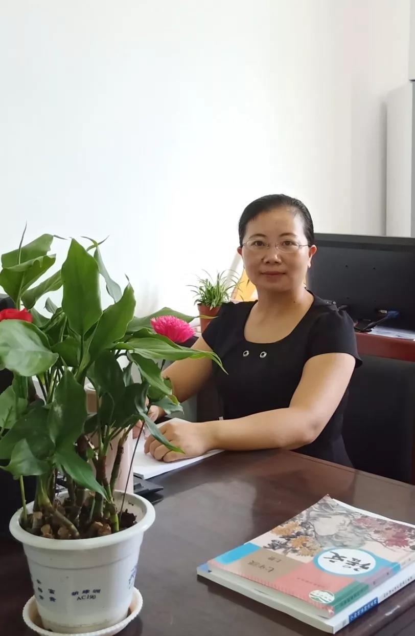 春风化雨润物无声记井冈山中学优秀教师雷娟