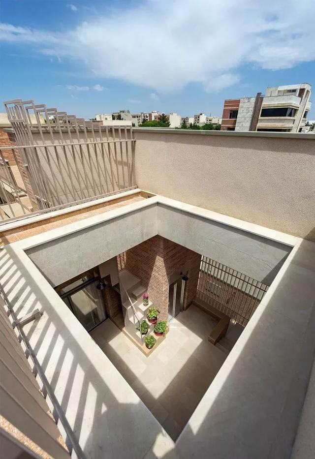 地下室也能做花园这是眼下很流行的下沉式庭院更实用