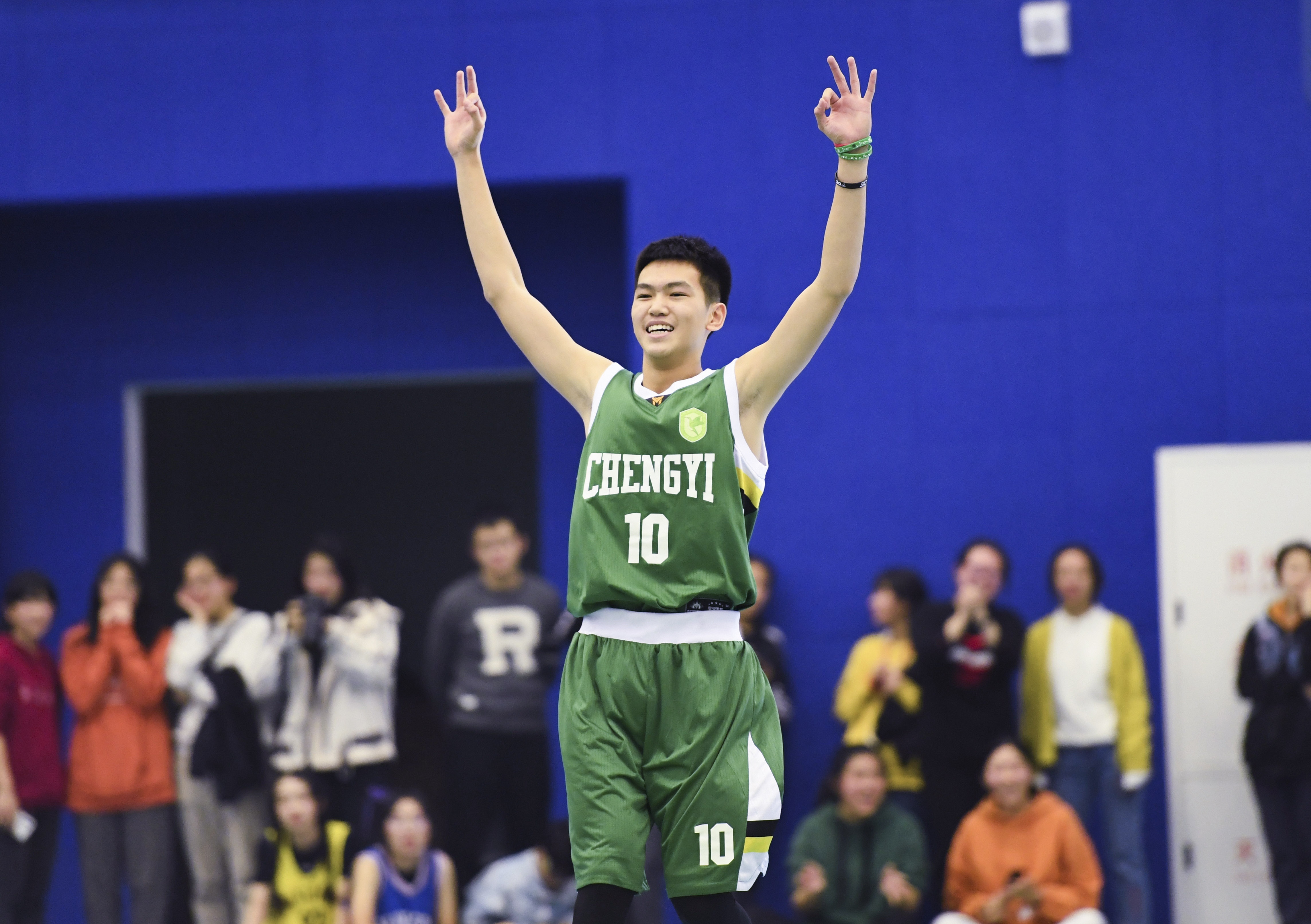 全民健身——校园中的篮球健将__凤凰网