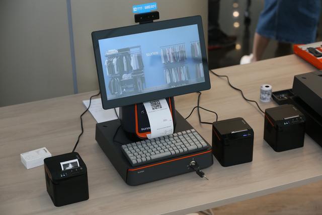 收银设备跑步进入智能时代,pos巨头「商米」推出4款lot产品