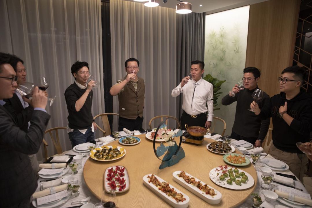 "酒局千古事,得失寸唇知",这是一场你不得不来的局