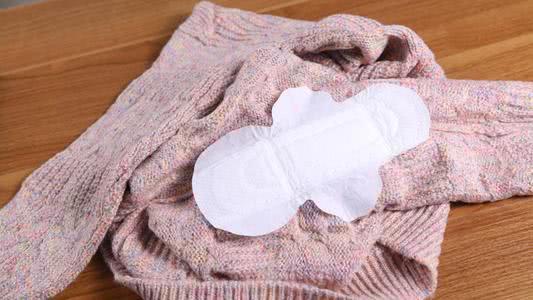 印度大学生发明可使用多次的卫生巾一片能用120次堪称环保