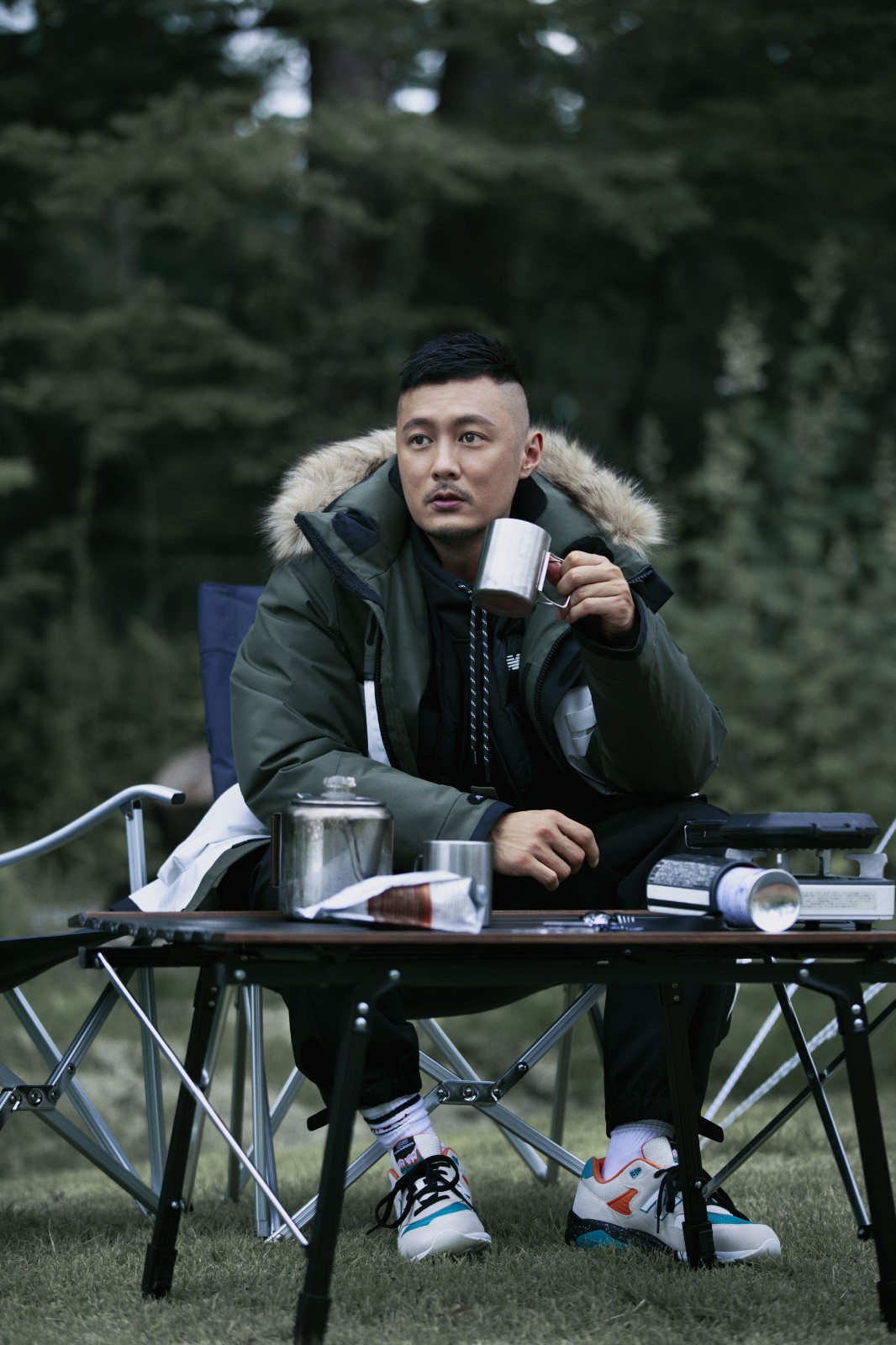 余文乐亲自示范,new balance可不止有球鞋