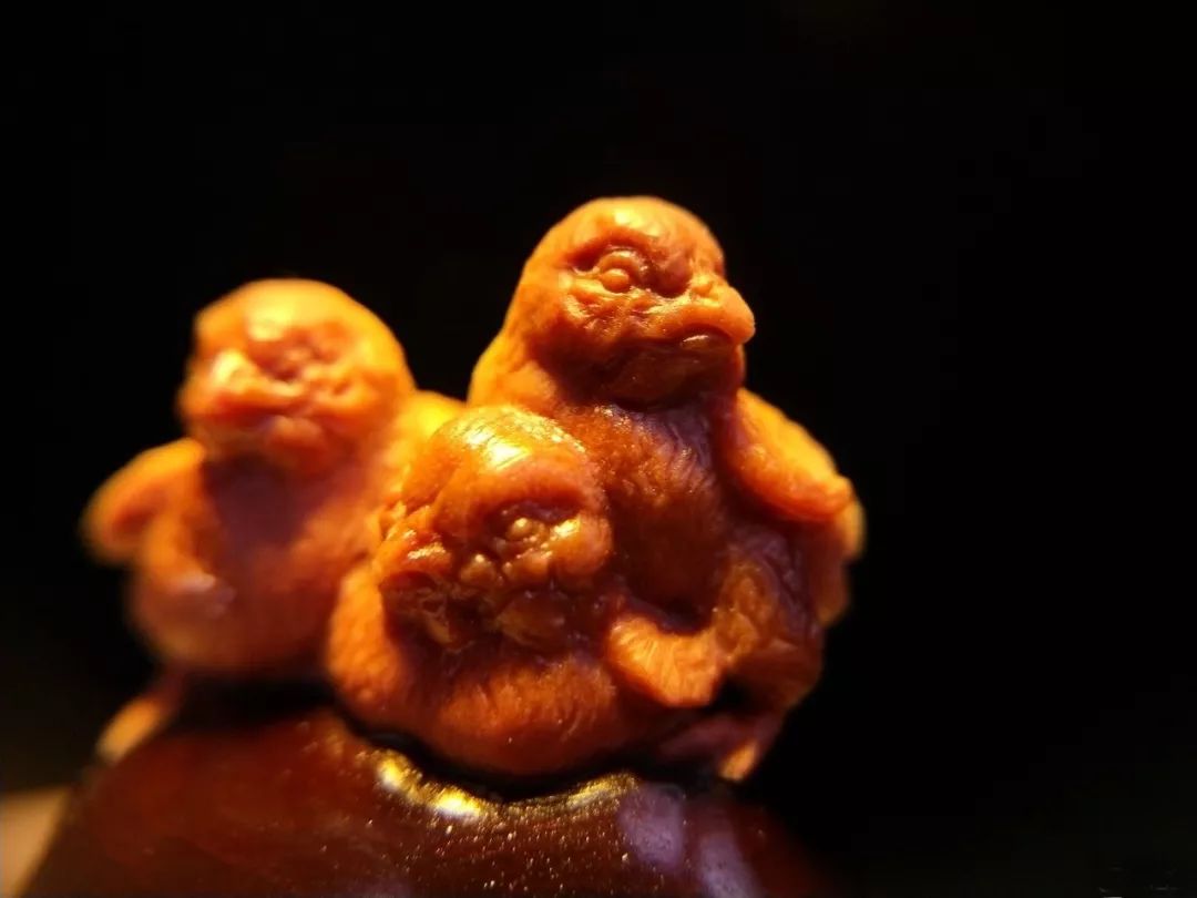 沈阳市核雕协会会长非物质文化遗产传承人李永利