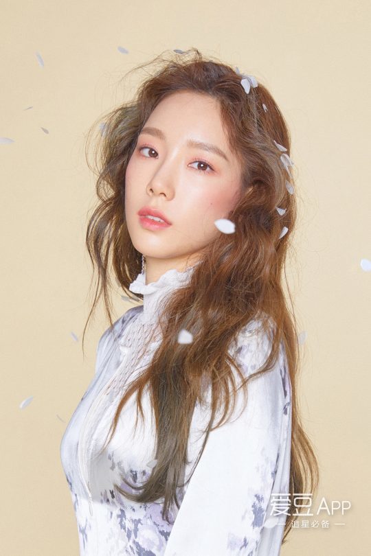 [星闻]泰妍创下gaon排行榜三冠王纪录,姜丹尼尔获得下载排行榜冠军